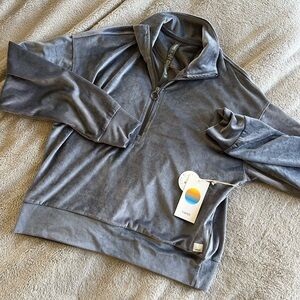 NEW! Vuori Women’s Haven Half Zip Velour Pullover Sweatshirt Azure Blue Small